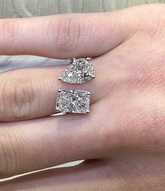 toi et moi
14k white gold
fishtail setting
underhalo
hiddenhalo
pear cut
radiant cut 
