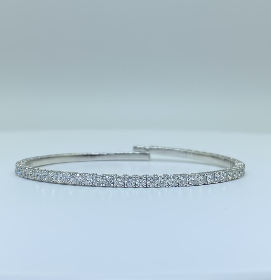 
                    Diamond Flexible Bangle 1.90ct
                  