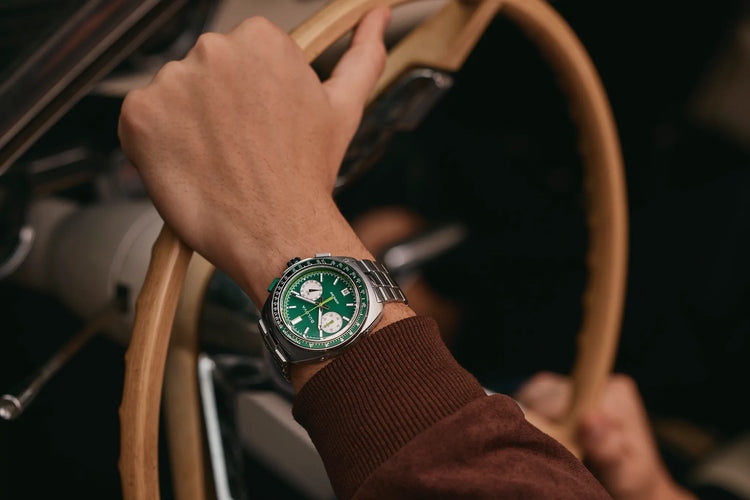 Bulova 98B468 Racer Chronograph tachymeter bezel