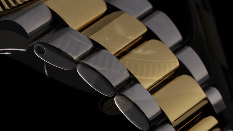 Bulova 98B458 Super Seville case back
